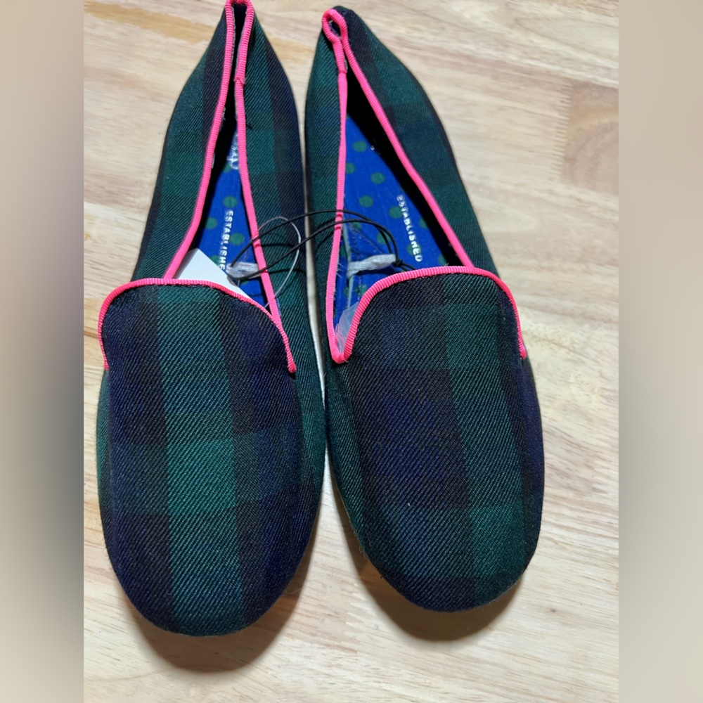 Gap Plaid loafer - size 6 womens - NWT